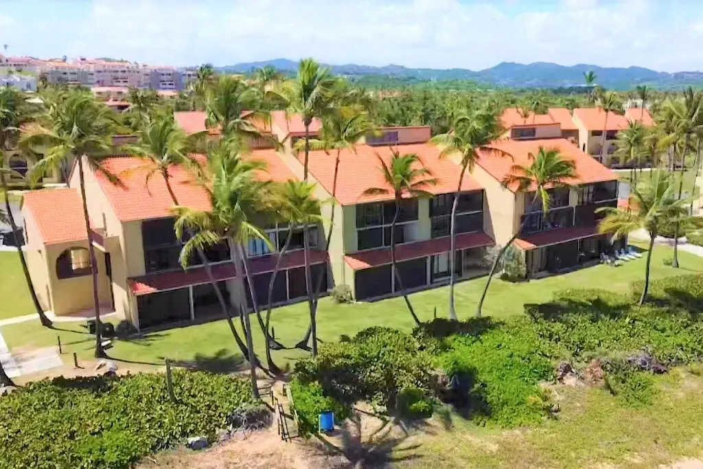 Apartment Beachfront Getaway For Two! Humacao Puerto Rico
